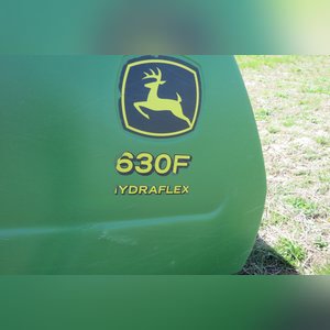 JD 2004 30â?? Platform, JD 630F grain table, SN# H00630F706363