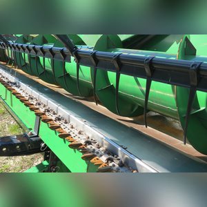 JD 2004 30â?? Platform, JD 630F grain table, SN# H00630F706363