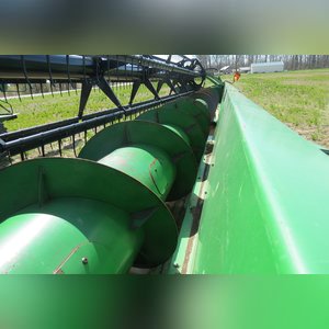 JD 2004 30â?? Platform, JD 630F grain table, SN# H00630F706363