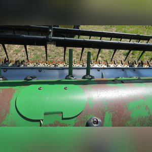 JD 2004 30â?? Platform, JD 630F grain table, SN# H00630F706363