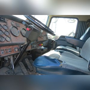 Kenworth 2000 Semi Truck: day cab, 351,229 original miles with C12 Cat engine