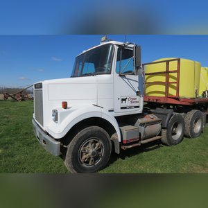 White Volvo Semi: 1985 LT Cummins 9 speed Fuller transmision wet kit, 225,669 original miles