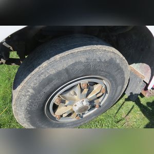 White Volvo Semi: 1985 LT Cummins 9 speed Fuller transmision wet kit, 225,669 original miles