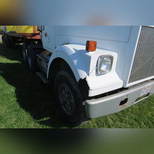 White Volvo Semi: 1985 LT Cummins 9 speed Fuller transmision wet kit, 225,669 original miles