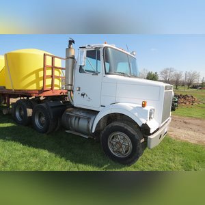 White Volvo Semi: 1985 LT Cummins 9 speed Fuller transmision wet kit, 225,669 original miles