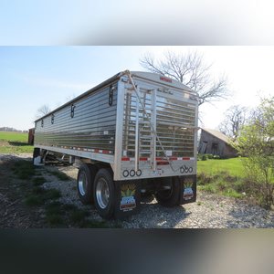 2014 Super Hopper Timpte Grain trailer: 40â?? with black side finish polish alum rims, with roll top air ride, SS front and back, 2 row lights, low miles, 1 owner, VIN# 1TDH40024EB144509