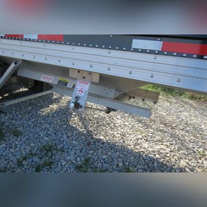 2014 Super Hopper Timpte Grain trailer: 40â?? with black side finish polish alum rims, with roll top air ride, SS front and back, 2 row lights, low miles, 1 owner, VIN# 1TDH40024EB144509