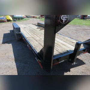 Gooseneck Flatbed Trailer: 22â?? trailer with ramps and upper deck tri-axle, 2013 rebuilt