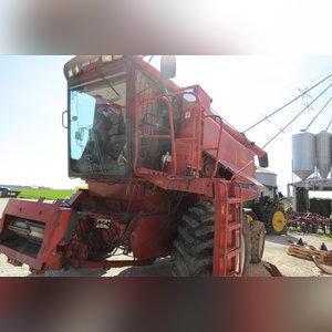 Case IH 1993 Combine 1688: Axial Flow Combine, 4,600 hours, complete rebuild, 30.5 x 32 tires, SN# JJ00119490
