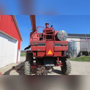 Case IH 1993 Combine 1688: Axial Flow Combine, 4,600 hours, complete rebuild, 30.5 x 32 tires, SN# JJ00119490