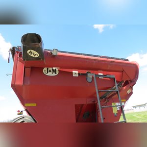 2001 J&M Grain Cart: model 750 grain cart SN # 5270, tarp and light kit, 30.5 tires
