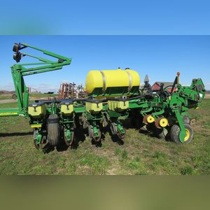 JD 2007 1770 NT Planter: 12 row corn planter, liq. fert, SN#A01770W720128