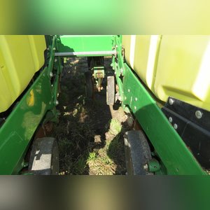 JD 2007 1770 NT Planter: 12 row corn planter, liq. fert, SN#A01770W720128
