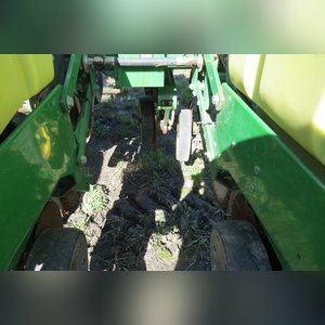 JD 2007 1770 NT Planter: 12 row corn planter, liq. fert, SN#A01770W720128