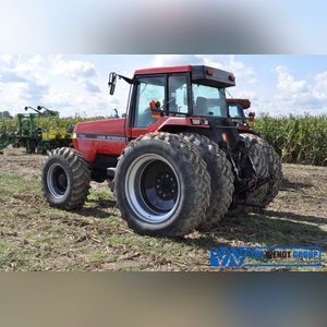 Case International 7130 Magnum tractor, MFWD, 18.4-42 rear tires, 16.9 R 28 front tires, 3 pt, 3 hyd remotes, 1000 pto, 18 speed, power shift, 8133 hrs, SN JJA0005309