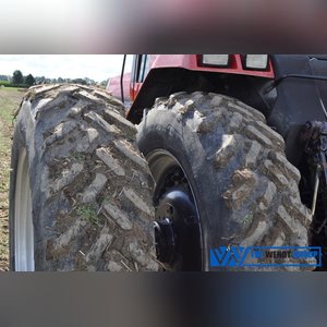 Case International 7130 Magnum tractor, MFWD, 18.4-42 rear tires, 16.9 R 28 front tires, 3 pt, 3 hyd remotes, 1000 pto, 18 speed, power shift, 8133 hrs, SN JJA0005309