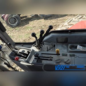 Case International 7130 Magnum tractor, MFWD, 18.4-42 rear tires, 16.9 R 28 front tires, 3 pt, 3 hyd remotes, 1000 pto, 18 speed, power shift, 8133 hrs, SN JJA0005309