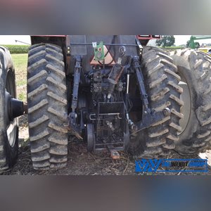 Case International 7220 Magnum tractor, 18.4 R 42 tires & duals, 14.9 R 28 tires, front wts, 18 speed, power shift, 1000 pto, 3 pt, 3 hyd remotes, 3661 hrs, SN JJA0054738