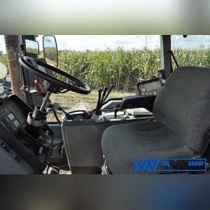 Case International 7220 Magnum tractor, 18.4 R 42 tires & duals, 14.9 R 28 tires, front wts, 18 speed, power shift, 1000 pto, 3 pt, 3 hyd remotes, 3661 hrs, SN JJA0054738