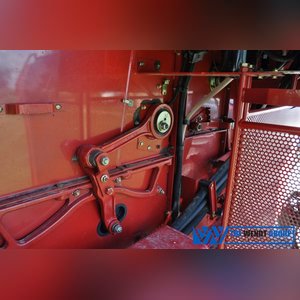 Case International 2588 AFS combine, 4 x 4, 30.5 L 32 drive tires, 18.4-26 rear tires, rock trap, field tracker, 2050 E/1645 rotor, AFS Pro 600 monitor, chaff spreader, SN HAJ300551