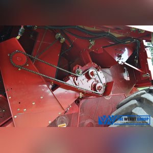 Case International 2588 AFS combine, 4 x 4, 30.5 L 32 drive tires, 18.4-26 rear tires, rock trap, field tracker, 2050 E/1645 rotor, AFS Pro 600 monitor, chaff spreader, SN HAJ300551