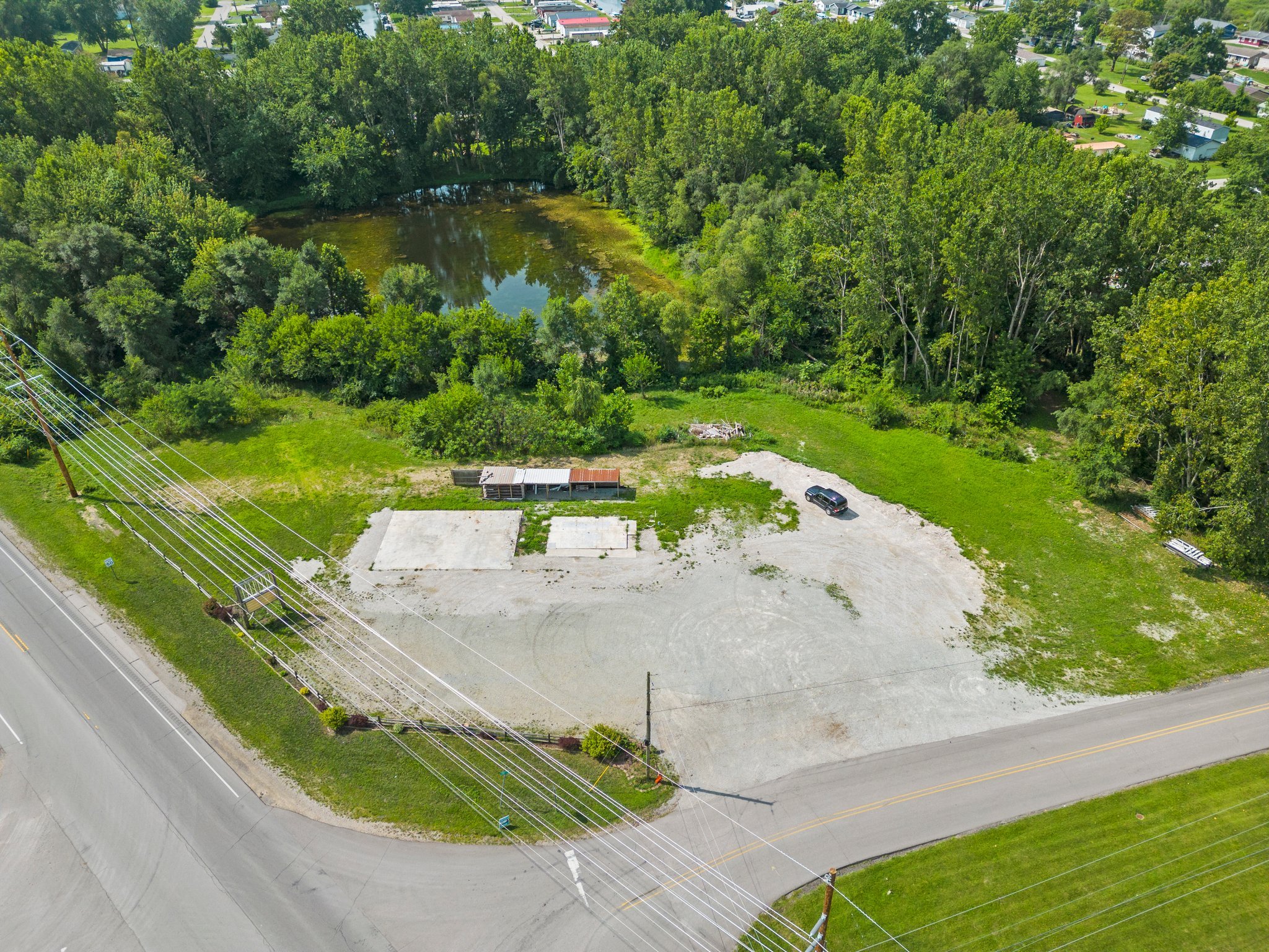 8041 E. 400 N., Leesburg