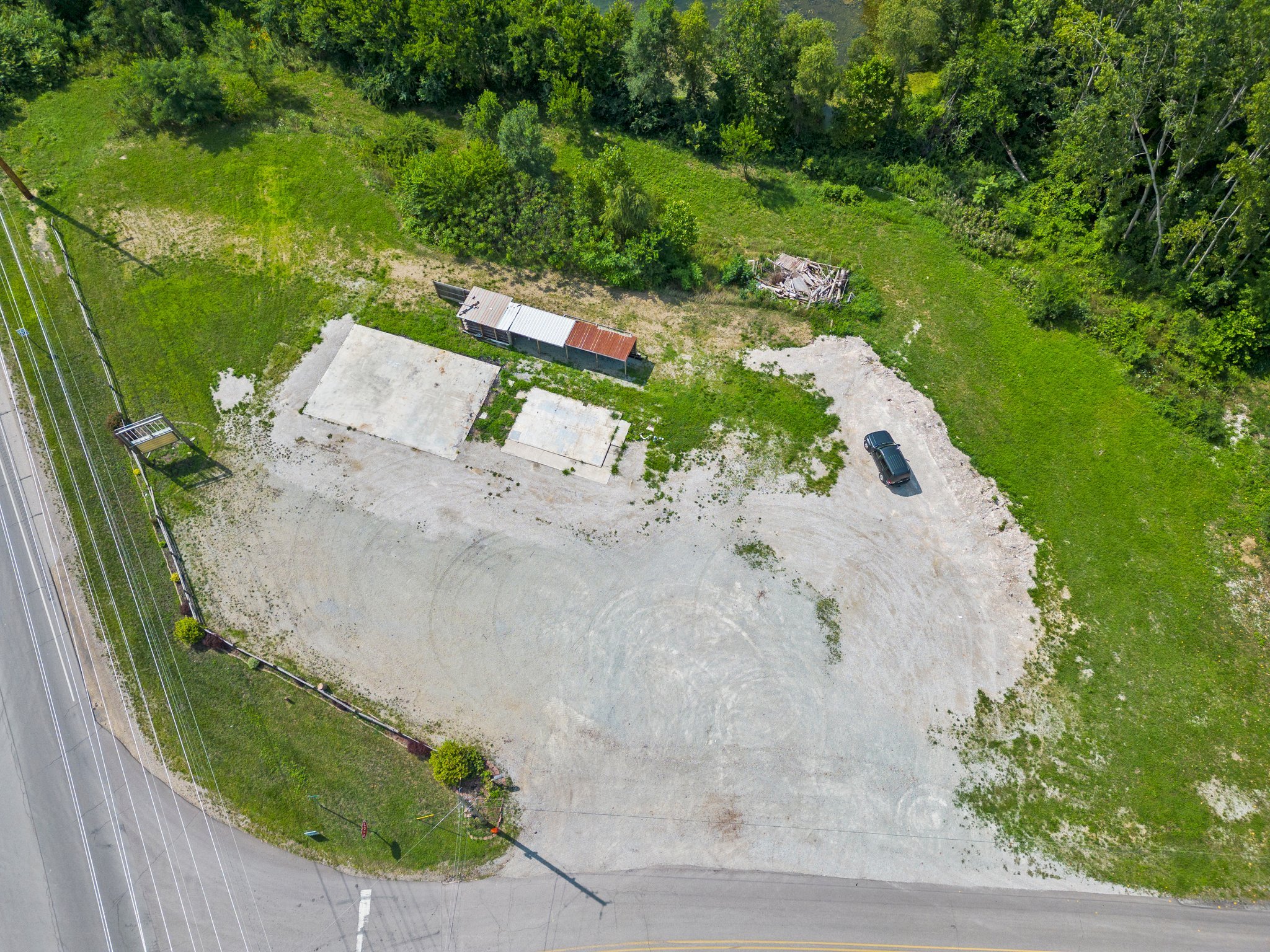 8041 E. 400 N., Leesburg