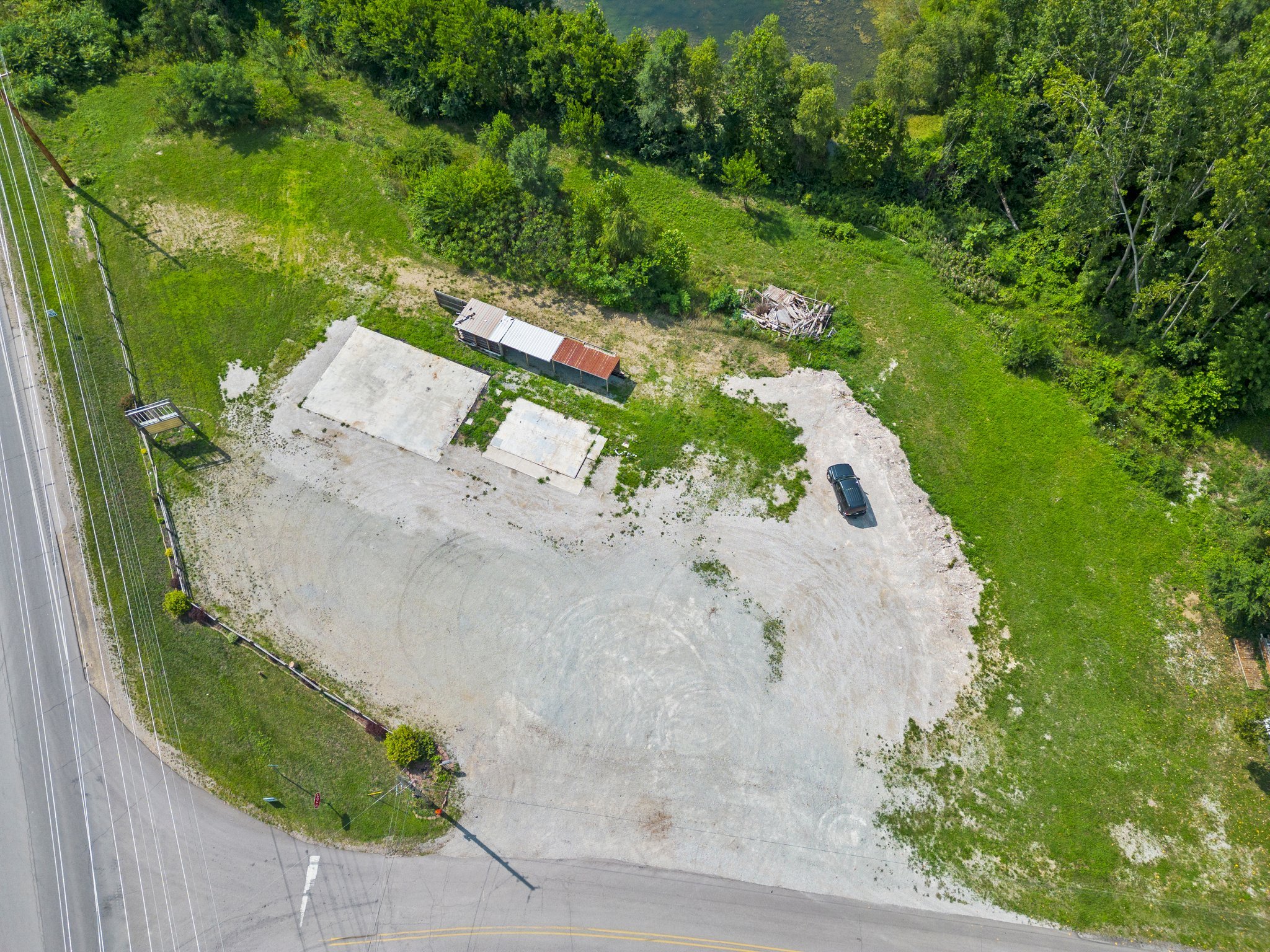 8041 E. 400 N., Leesburg