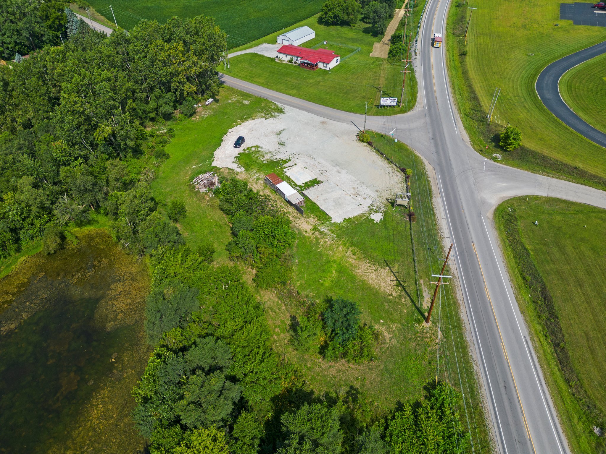 8041 E. 400 N., Leesburg