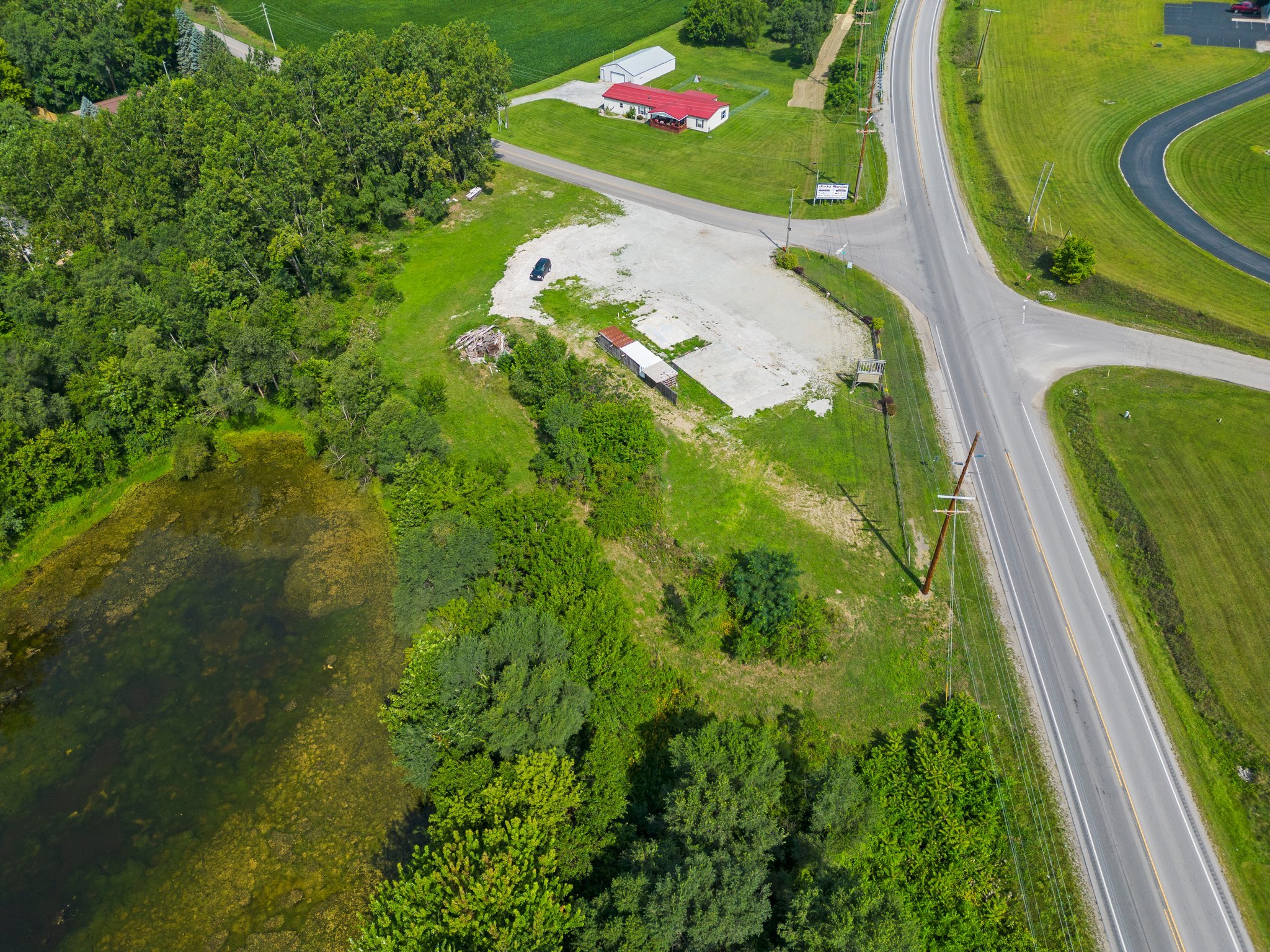 8041 E. 400 N., Leesburg