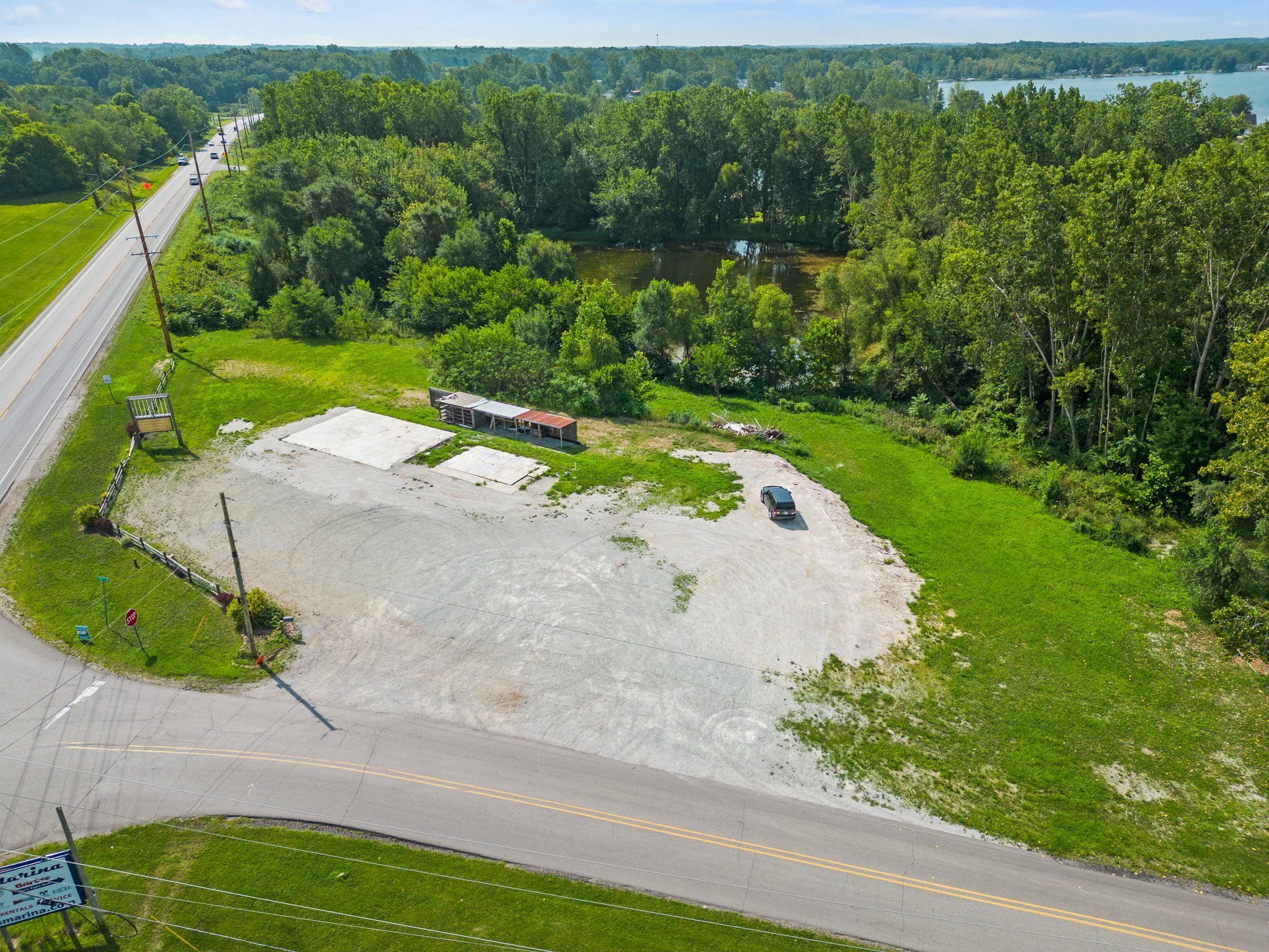 8041 E. 400 N., Leesburg