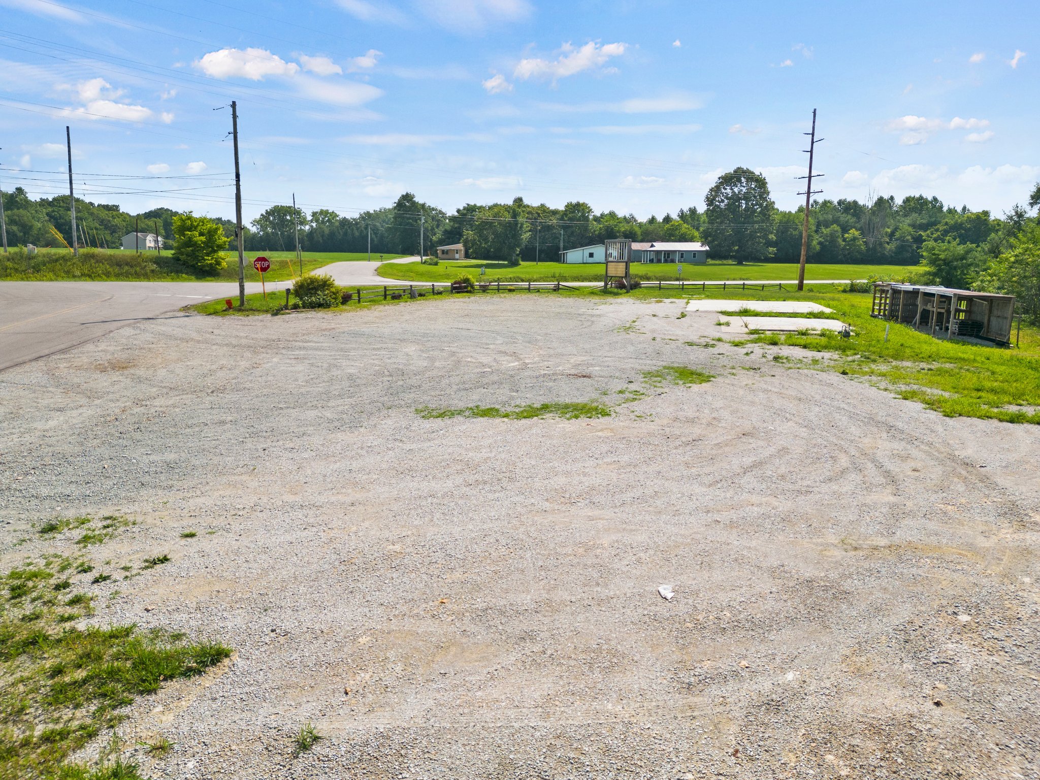 8041 E. 400 N., Leesburg