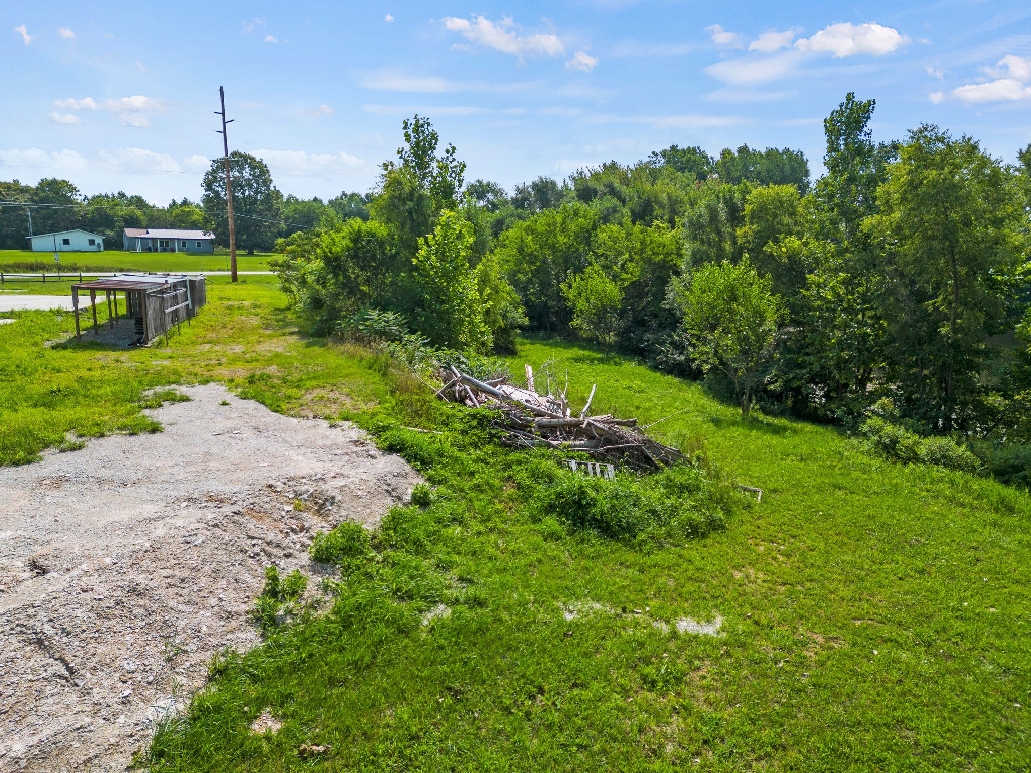 8041 E. 400 N., Leesburg