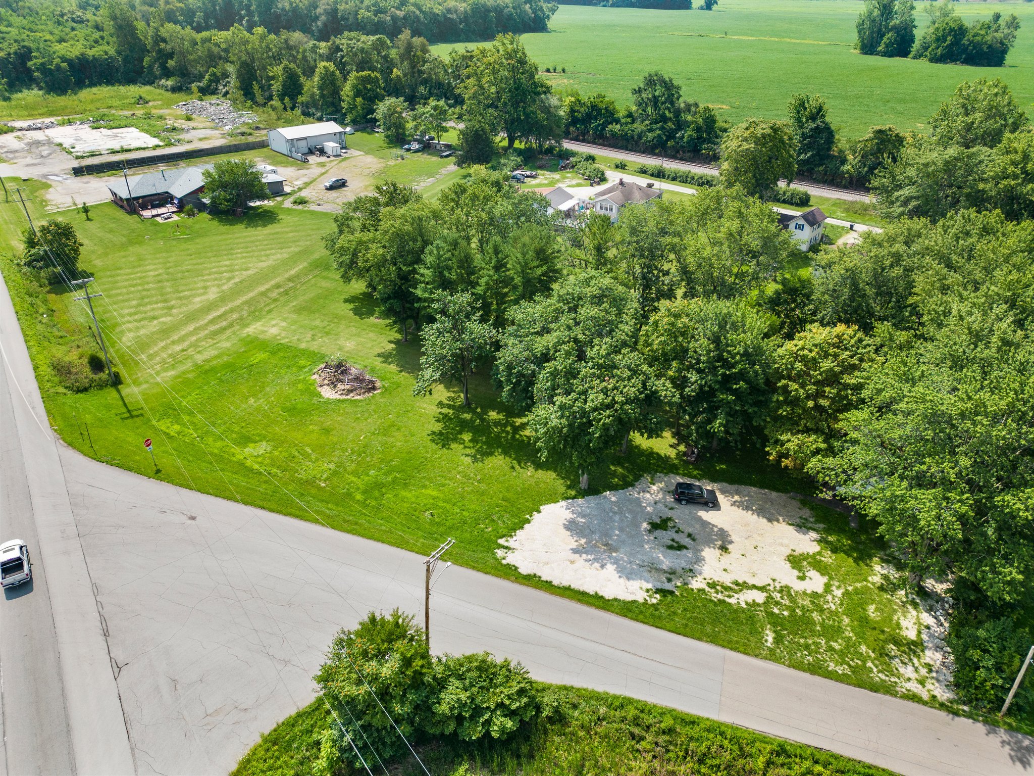 E. Mill St., Pierceton