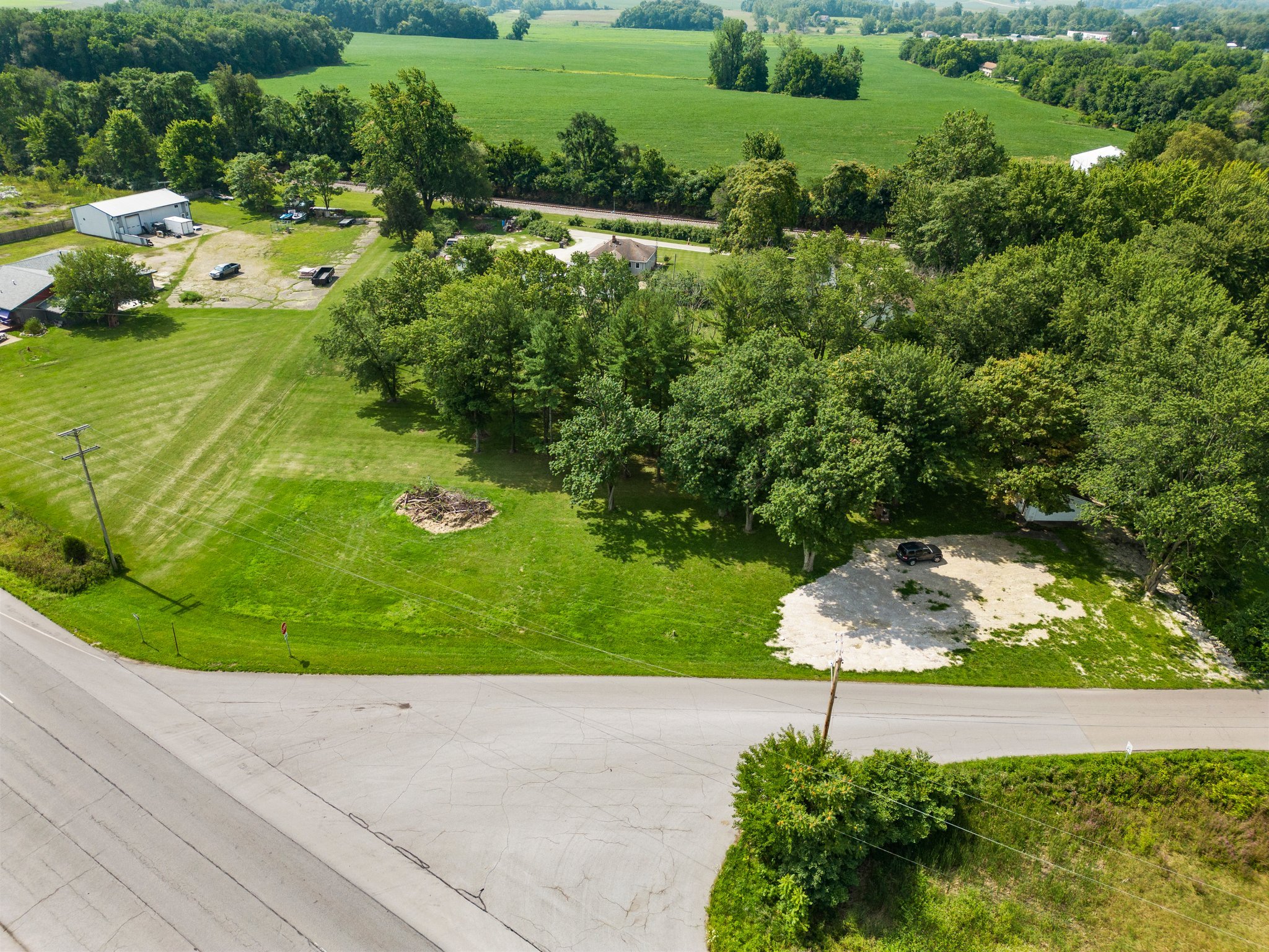 E. Mill St., Pierceton