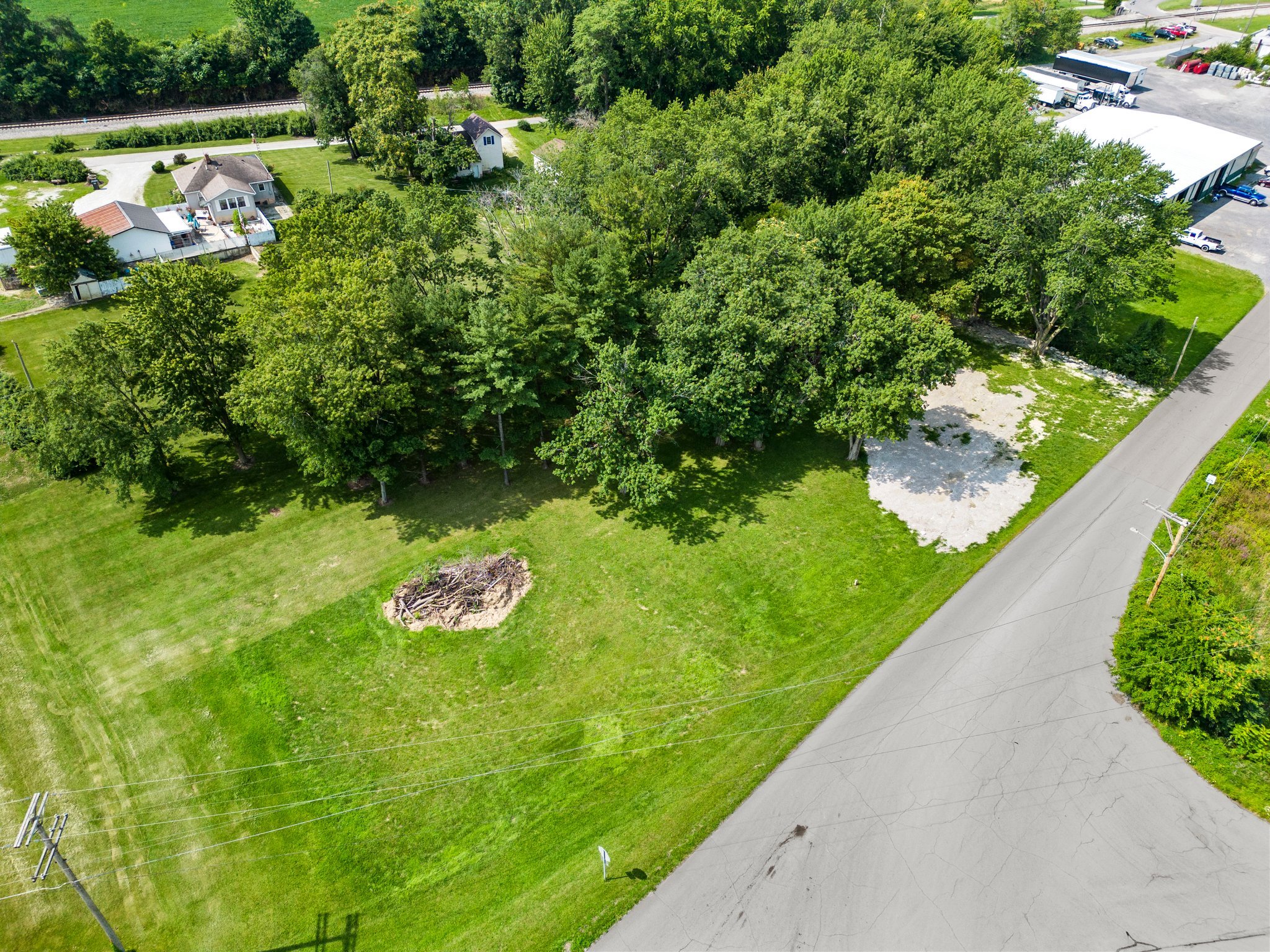 E. Mill St., Pierceton