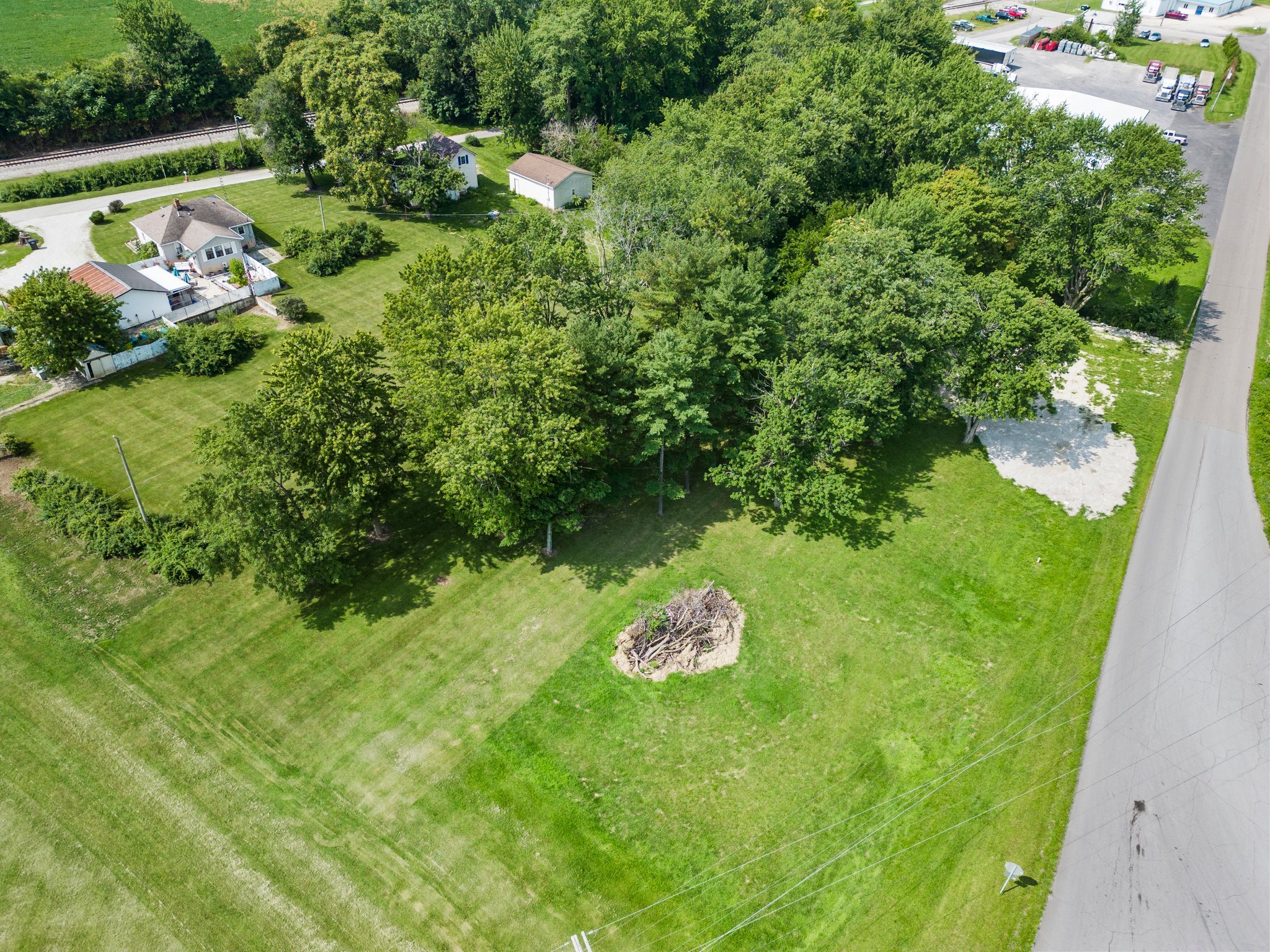 E. Mill St., Pierceton