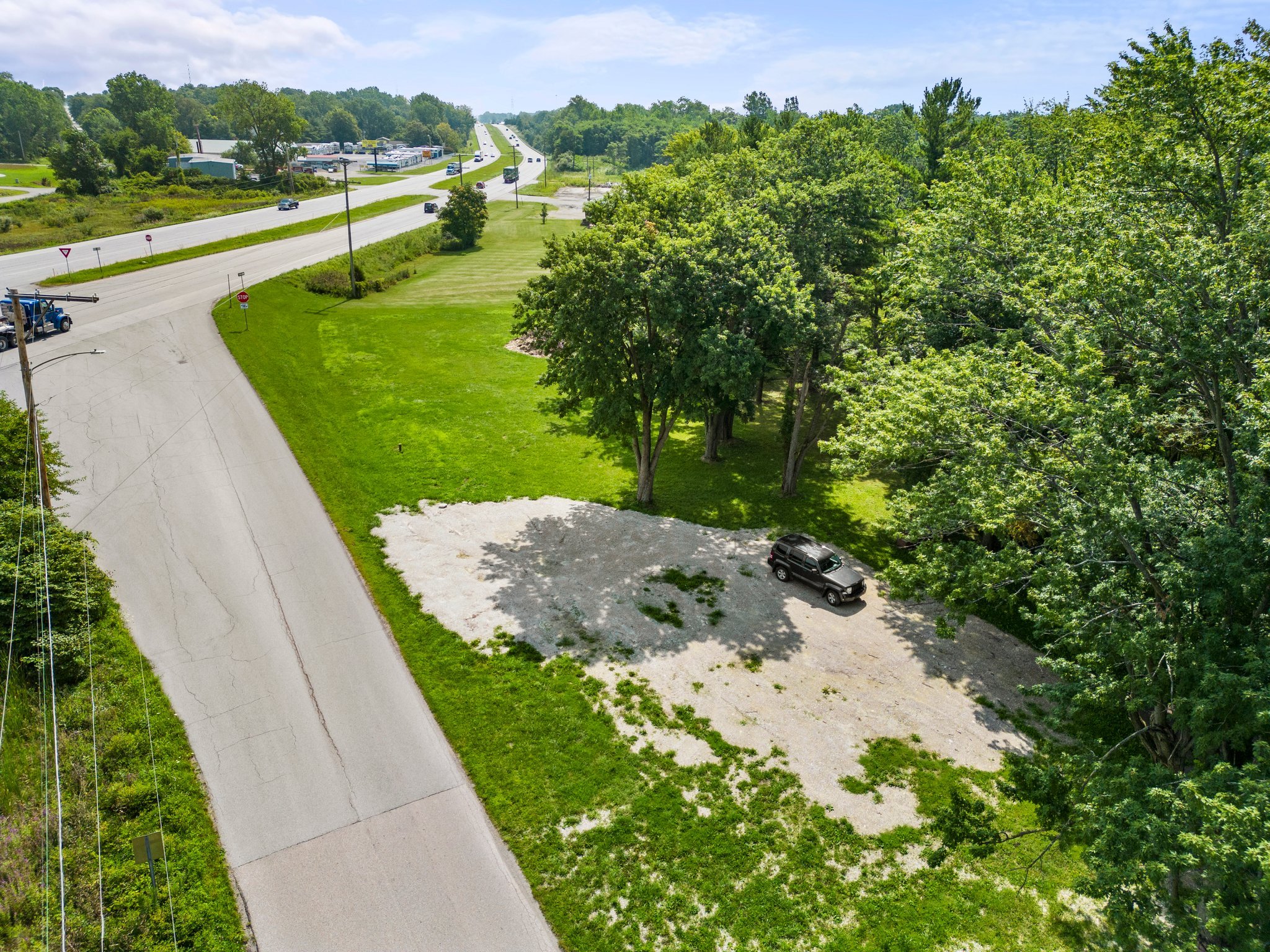 E. Mill St., Pierceton