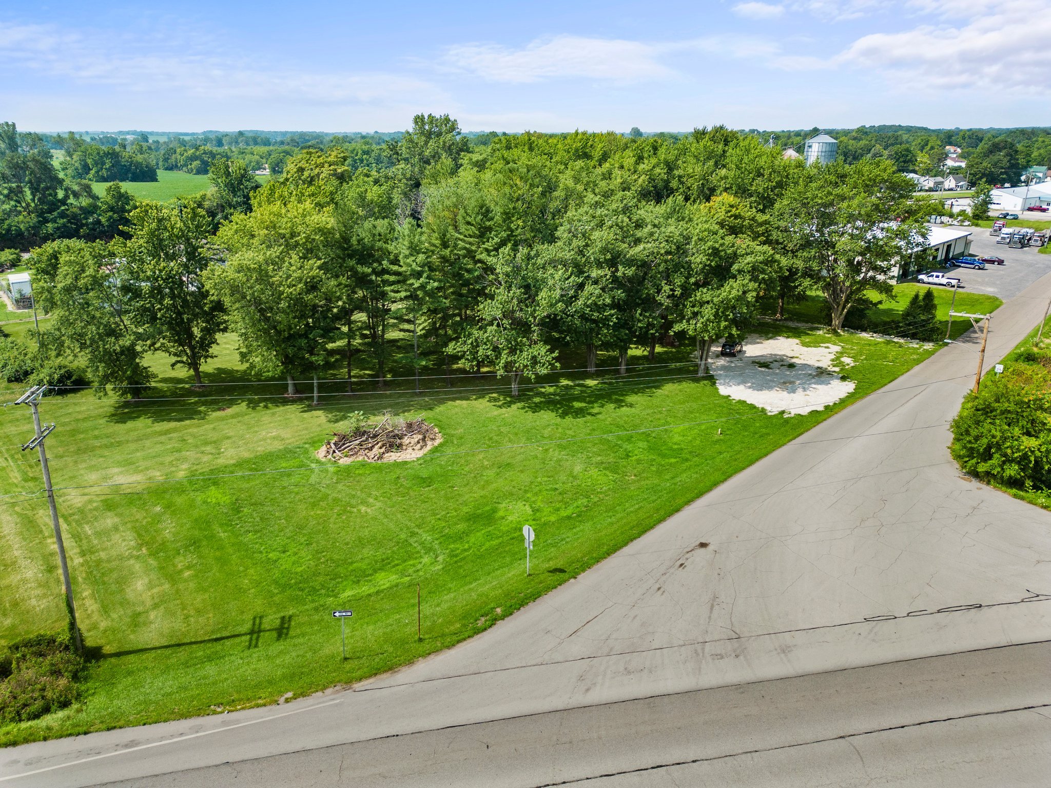 E. Mill St., Pierceton