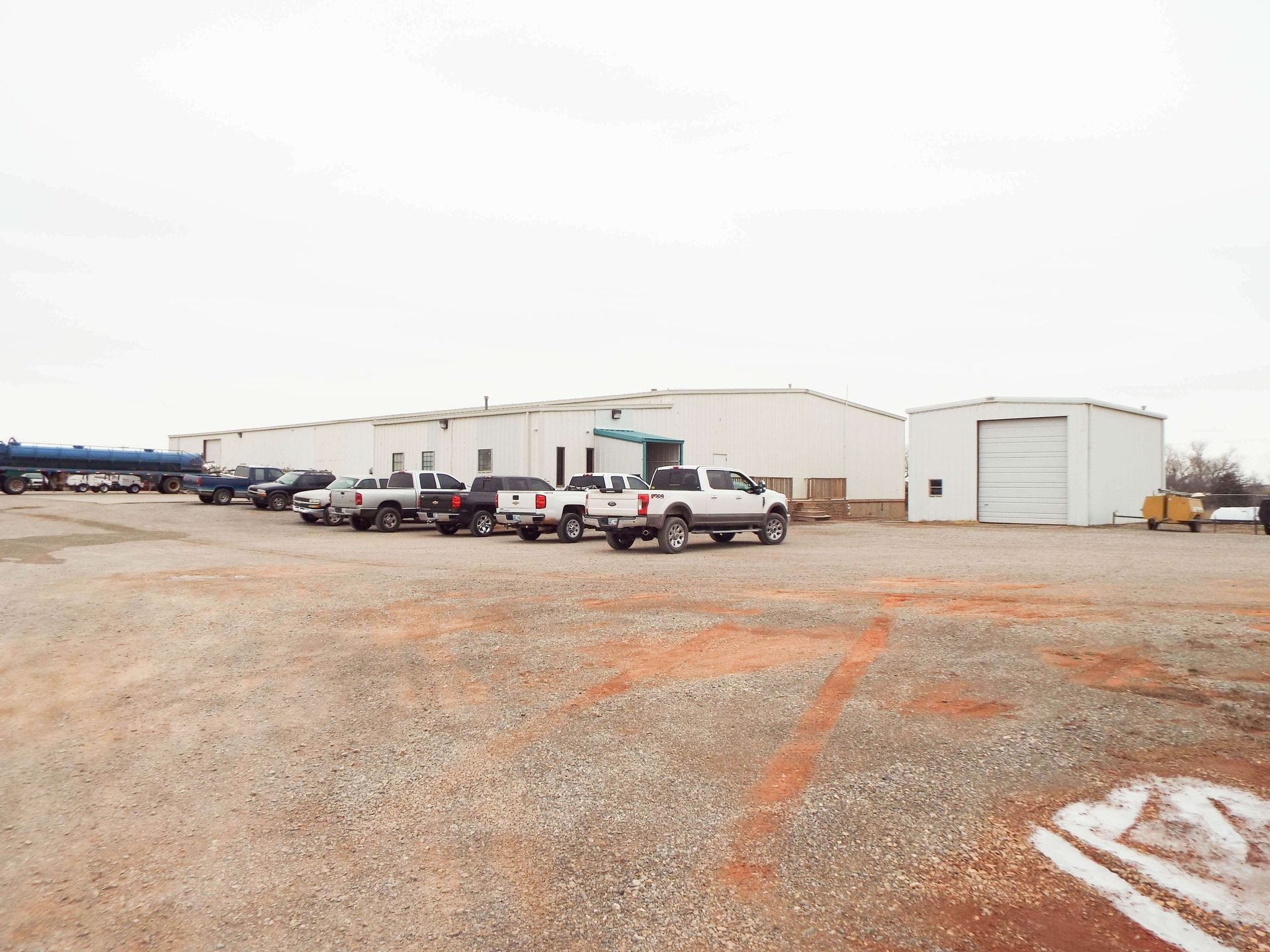 CLINTON, OKLAHOMA TRUCK YARD/RAILROAD SPUR