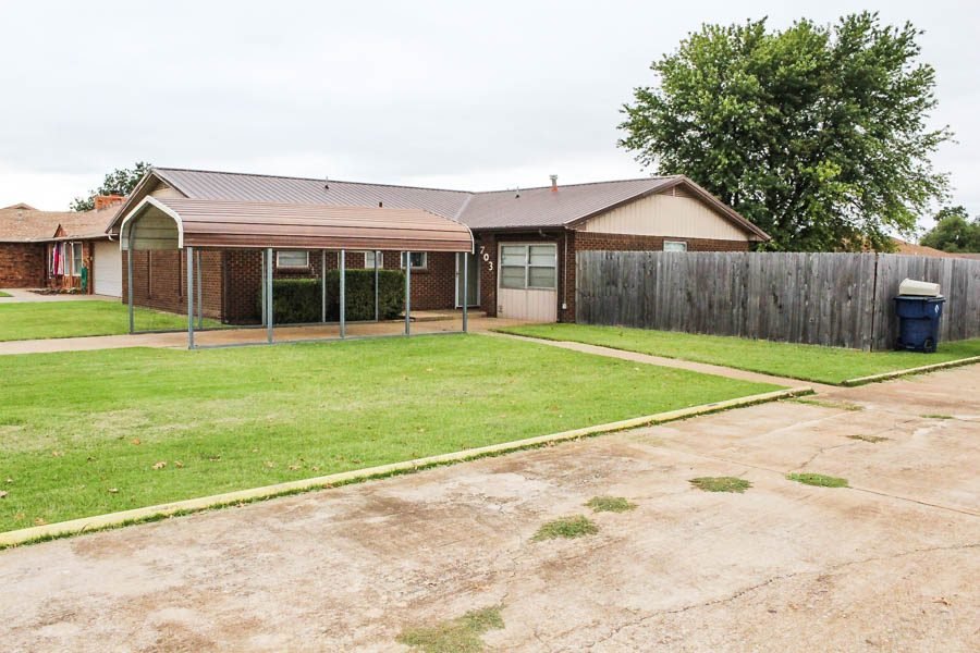 703 E. 4th St., Hennessey, Ok