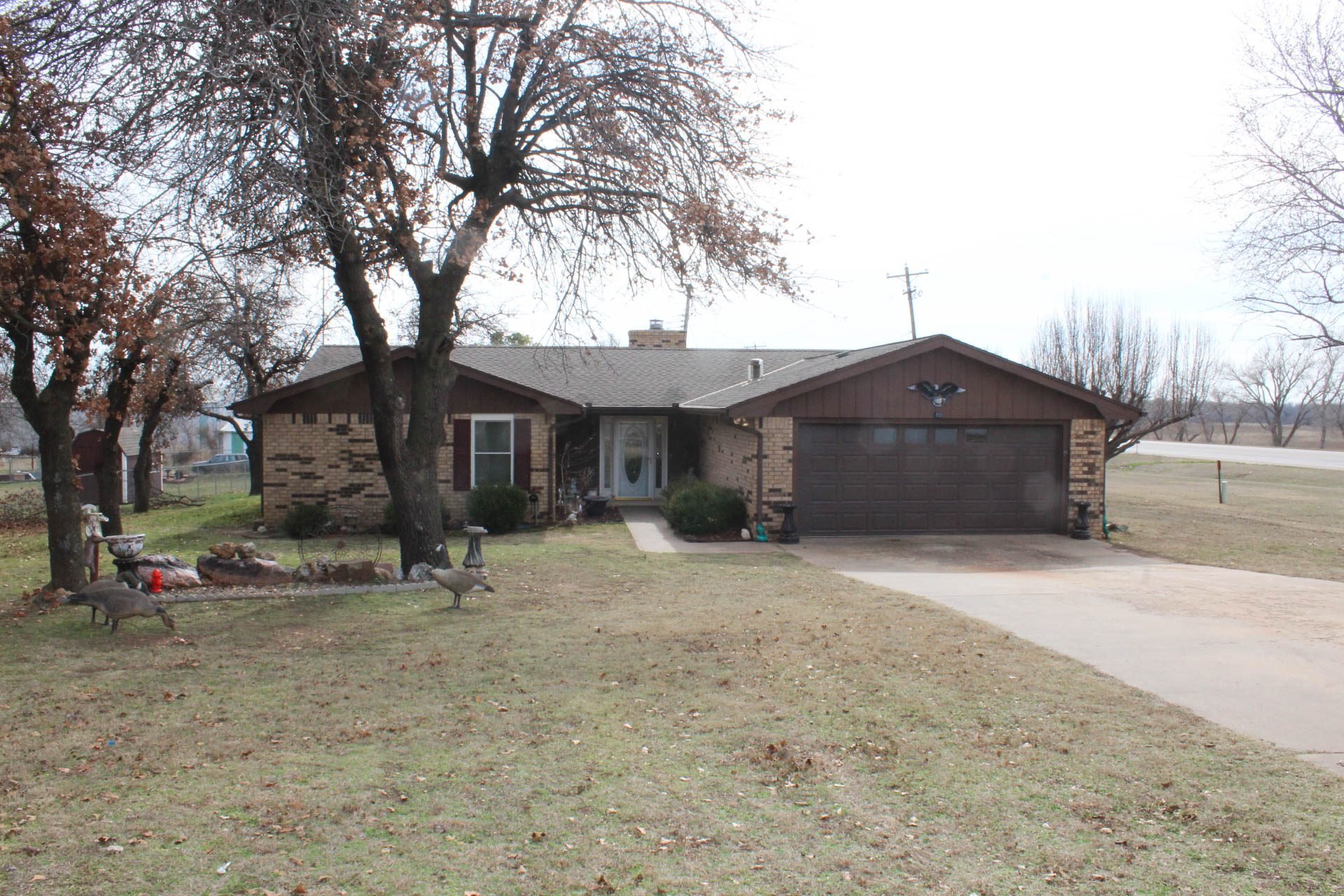 100 OAKWOOD DRIVE, HENNESSEY OK 73750