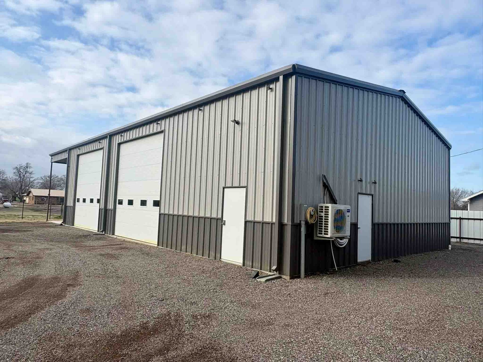BUILT IN 2023 * 40’X60’ STEEL SHOP * CARRIER OKLAHOMA